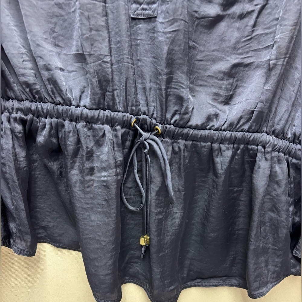 Michael Kors Women’s Crinkled Fabric Drawstring Waist Blouse Size Large - Picture 4 of 7